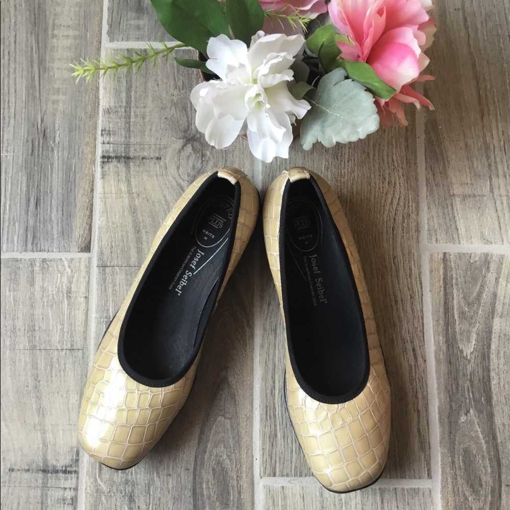 💥SOLD!? JOSEF SEIBEL Bridget Slip On Wedges